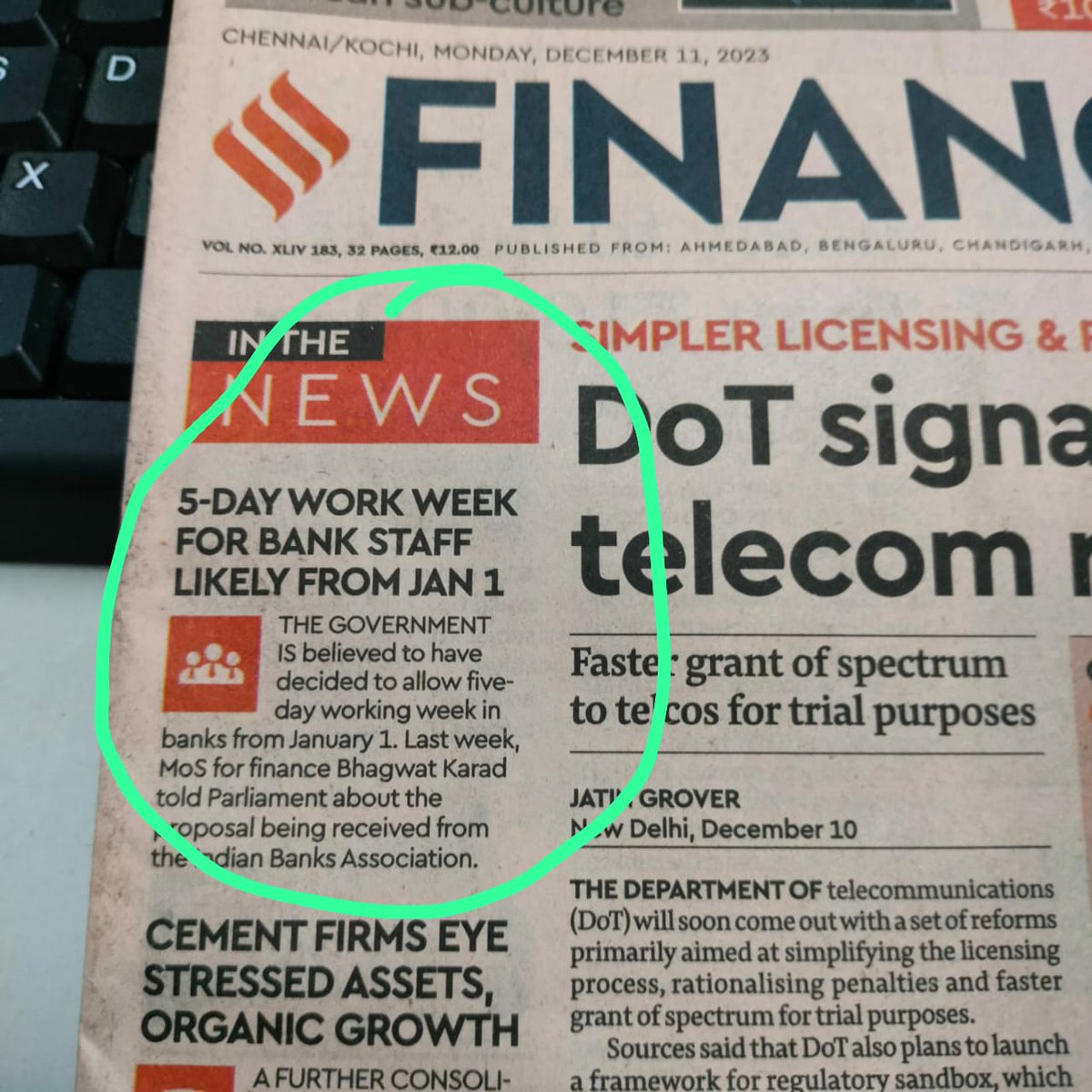 FriendlyBankers's tweet photo. Got this old pic of newspaper regarding the new of 5 days banking 😂.
It seems now it was like a dream.
#bank #banking #bankcareer #banklife #beingbanker #friendlybanker #5DaysBanking #5daybanking #weekendoff https://t.co/4z9rGFsMlr