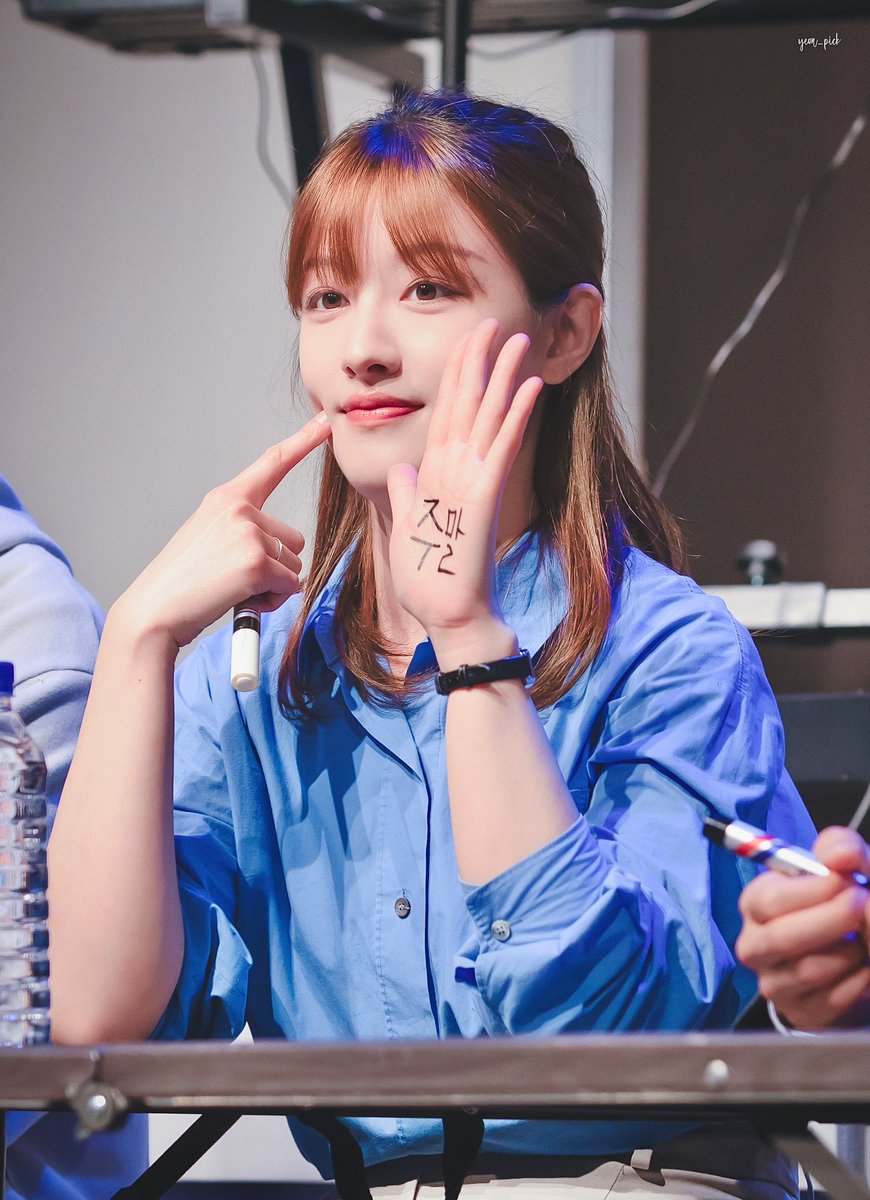 250621 6시 퇴근 낮공 사인회

🖊️주말 컴백 pls...
#오승희 배우님