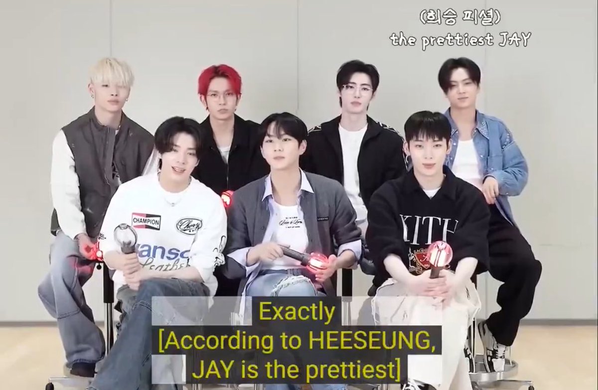 chocojngsng's tweet photo. “Heeseung hyung is more handsome”- Jay
“He’s the prettiest boy actually”- Heeseung https://t.co/jQ1m5SgzeB