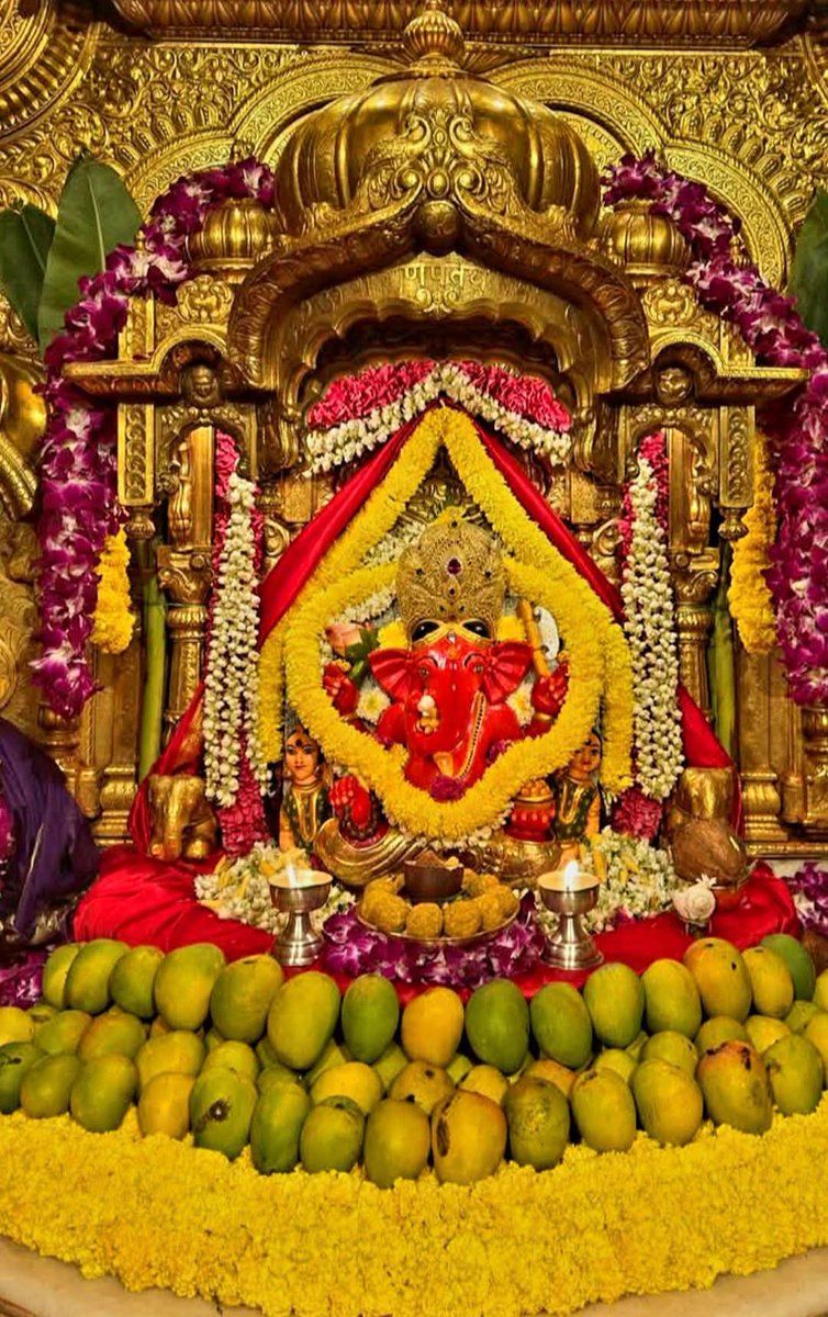 ॐ एकदन्ताय विद्महे वक्रतुण्डाय धीमहि तन्नो दंती प्रचोदयात्।।