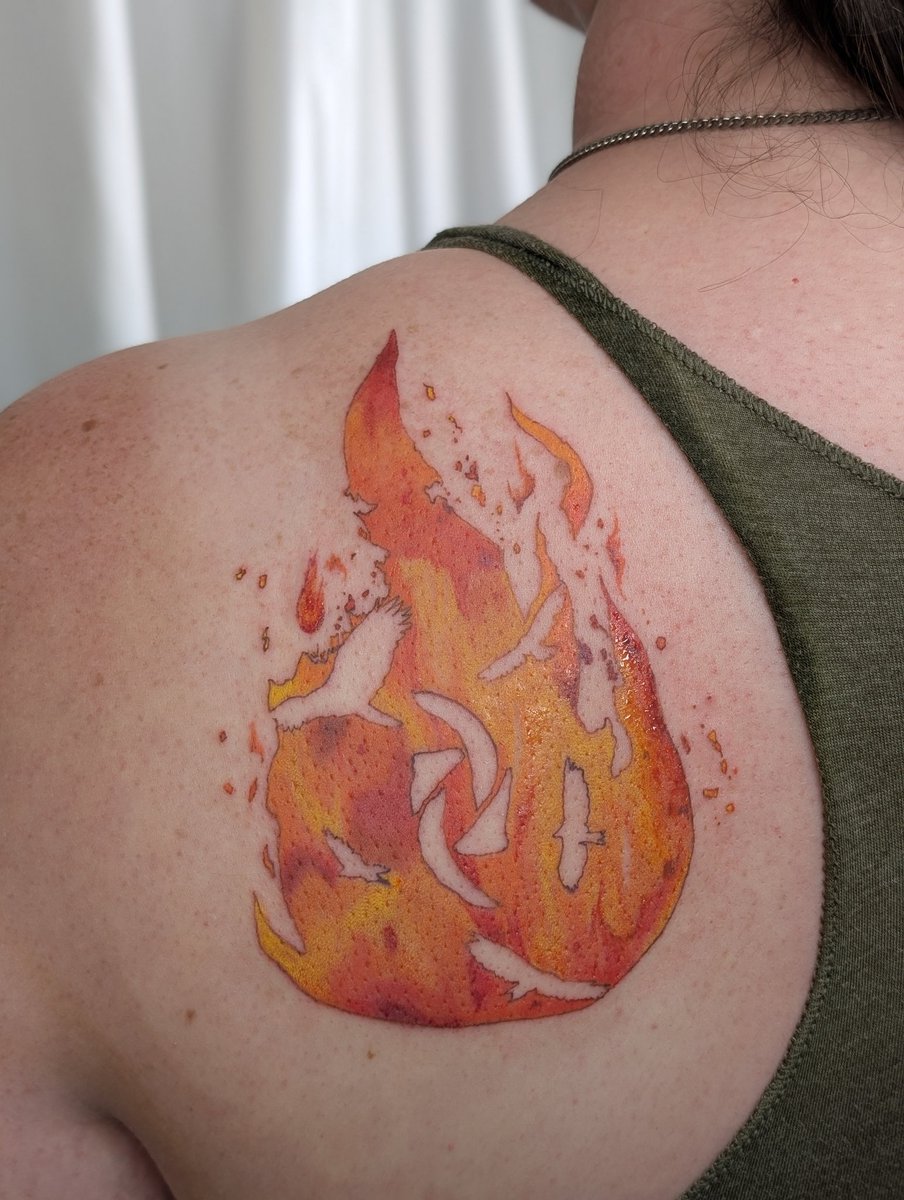 TheMaryNichole's tweet image. @LZZYHALE @halestorm my new ink #blackvultures #iamthefire #everest #darknessalwayswins