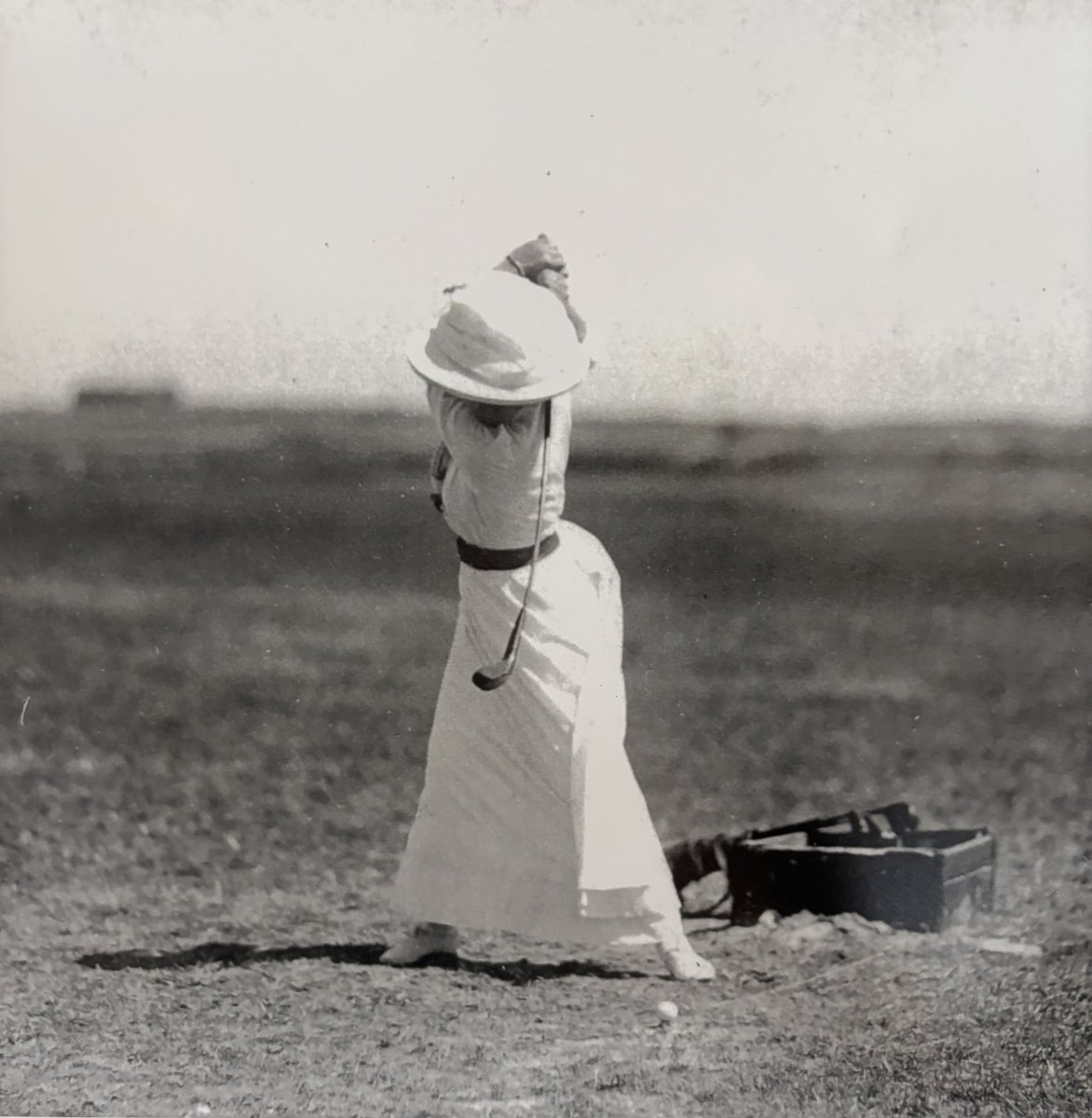 strosh33's tweet image. New swing thought is thinking about this mystery lady we found a photo of at the original Port Fairy Links.
Just put the carry bag down, lean back and throw the house at it. #Launch