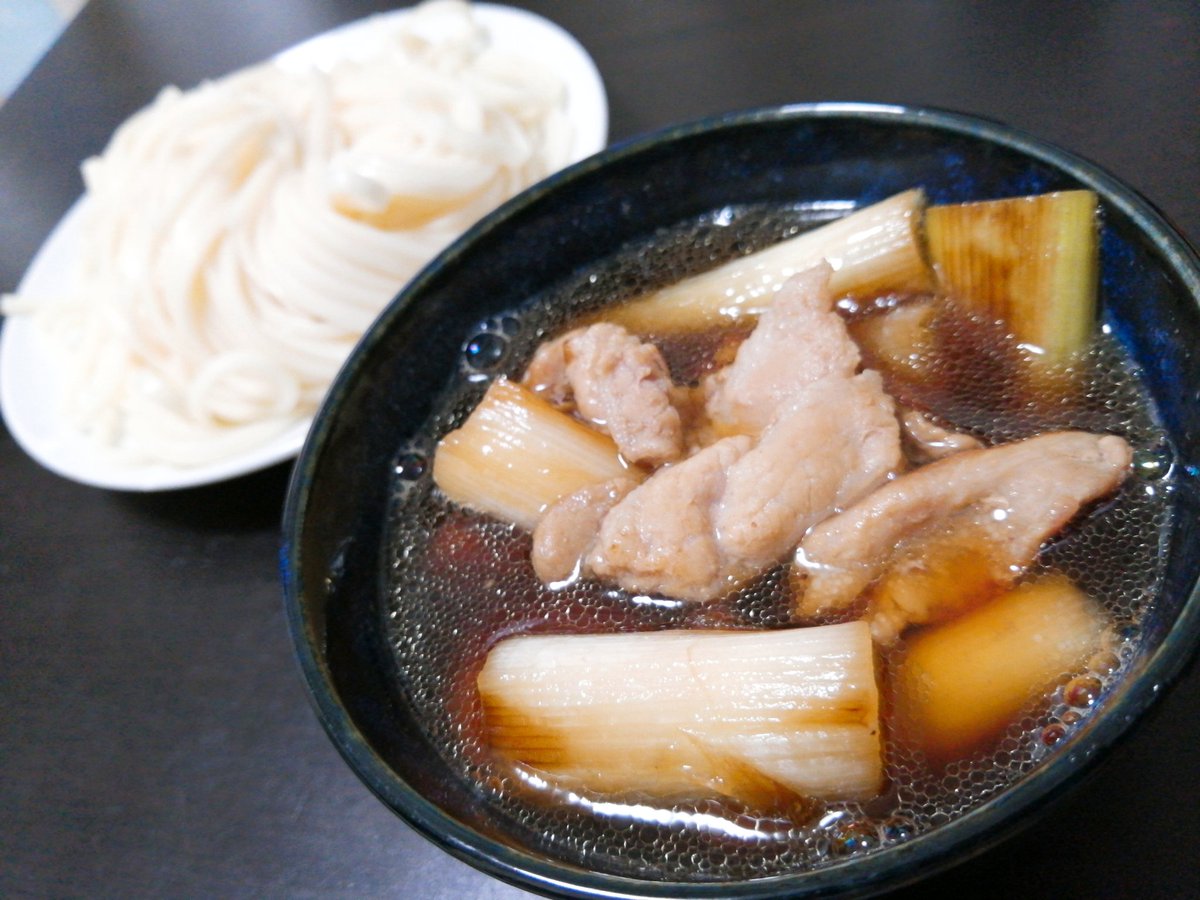 本日は早め&amp;軽めの肉汁つけうどんで夜に備えていく