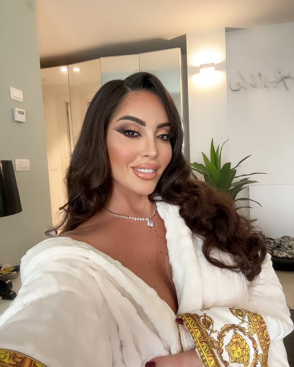 🥳🥳🥳S/O to <a href="/aphroditenoel_/">Aphrodite Noel</a> for spoiling me today, making this old lady feel special. 🎂