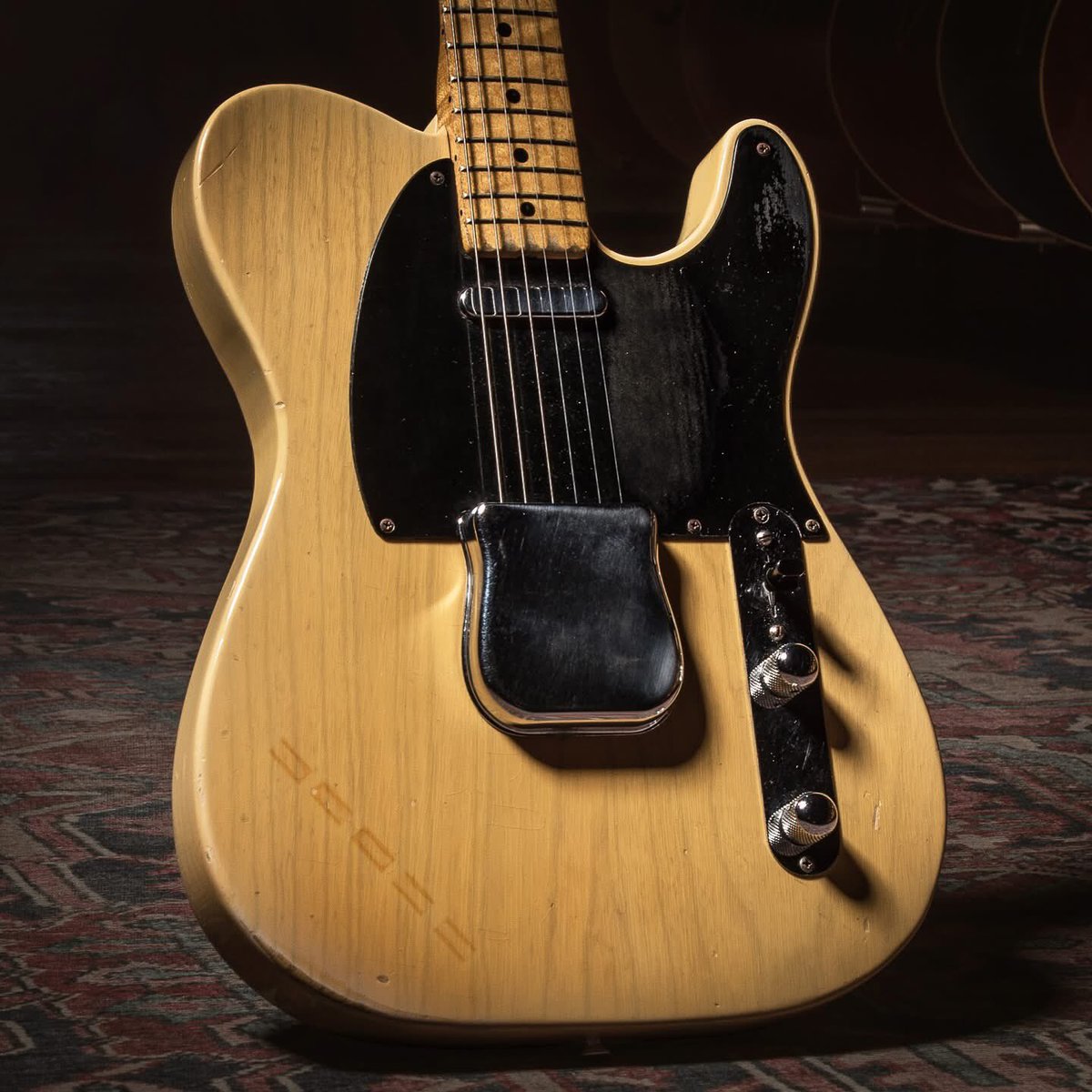 A 1953 Blackguard Fender Telecaster is completely irresistible…!🤘🏼
