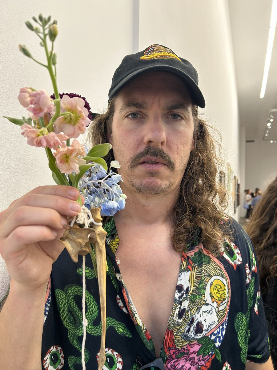 heft was fucking sick. a glorious sweaty fucking mess with some of the best. in which I changed from human to sun-maid raisin. and emily made some fucking bouquets for the artists there, mine kindly had bones attached to it. meat in the end. huge thank you to ned, mp and adam.