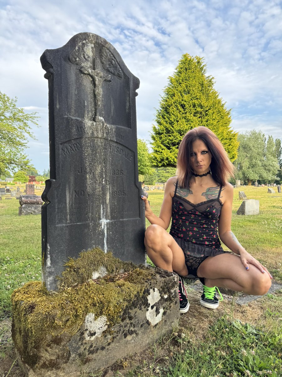 ravenvicious's tweet photo. Raven Vicious

Odd Fellows Cemetery 
Tumwater, Washington
June 24, 2025 https://t.co/MzyfJQeU75