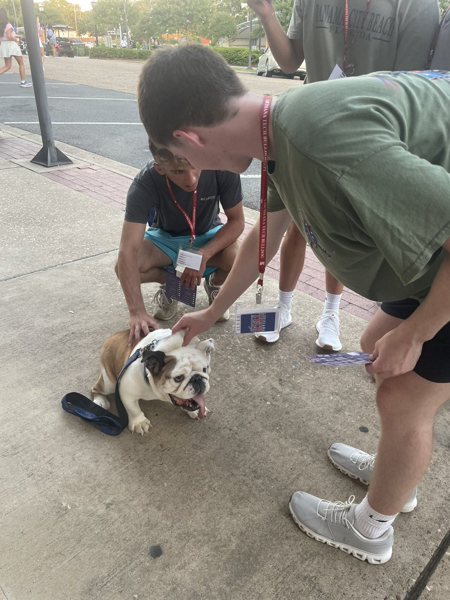 TechXXII's tweet image. Happy to Rock the Railroad with all my new Bulldog friends here for orientation @LATech #mascot