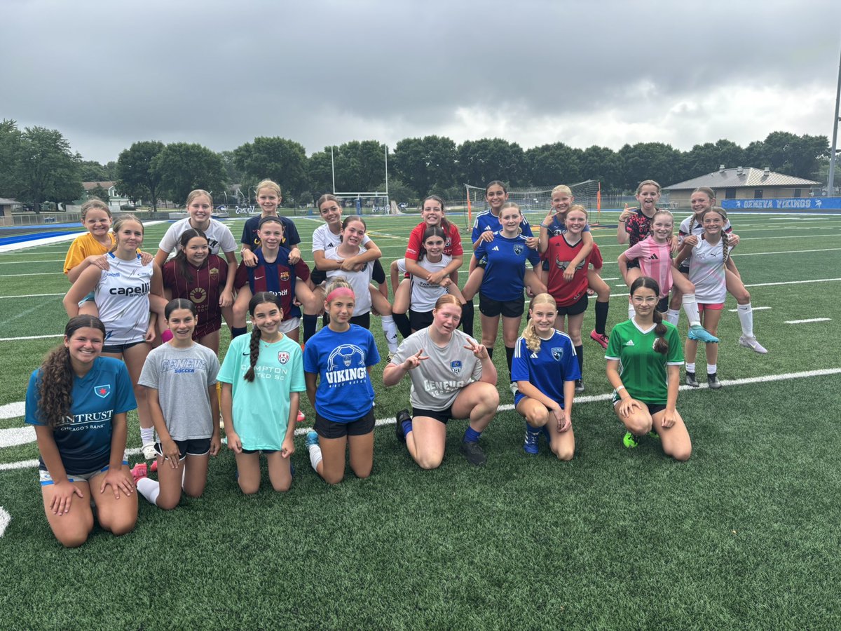GHSSoccerKicks's tweet photo. Day 3 of camp - Jersey day!  Everyone is working so hard and improving.  The future is bright for this crew!  💙⚽️💙 https://t.co/tR9rEBk5Pz