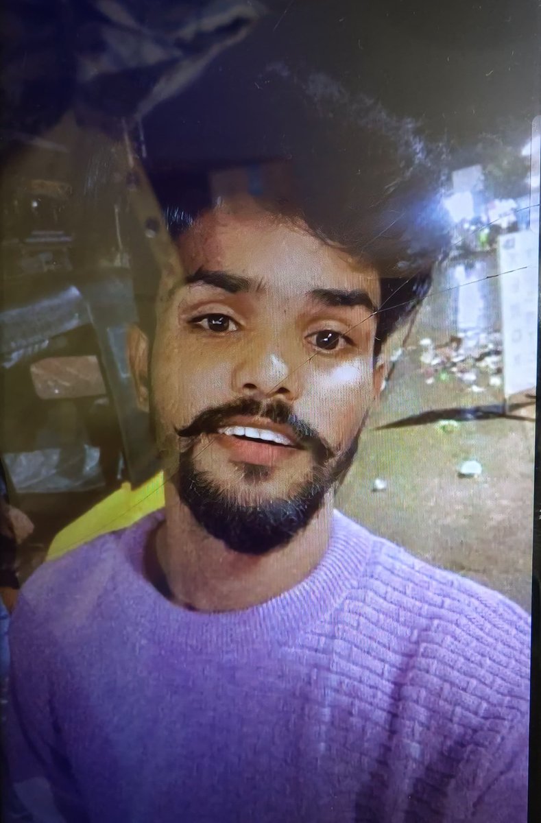 Frud na koduku Andhari pics ni Facebook lo inka Twitter chala app lo upload chesthunadu number froud gadu If anyone seen him block and report him ...Beware of this chuthiya lanjakoduku guys
