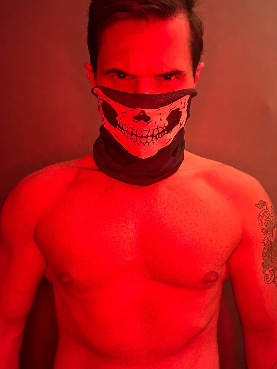 theghostinheat's tweet photo. Which is your favorite?
#RGB #rgblights #Skullmask #maskedmen #Himbo #himbos #booktok #DarkRomance #darkromancebooktok https://t.co/3IvdlKDUDm