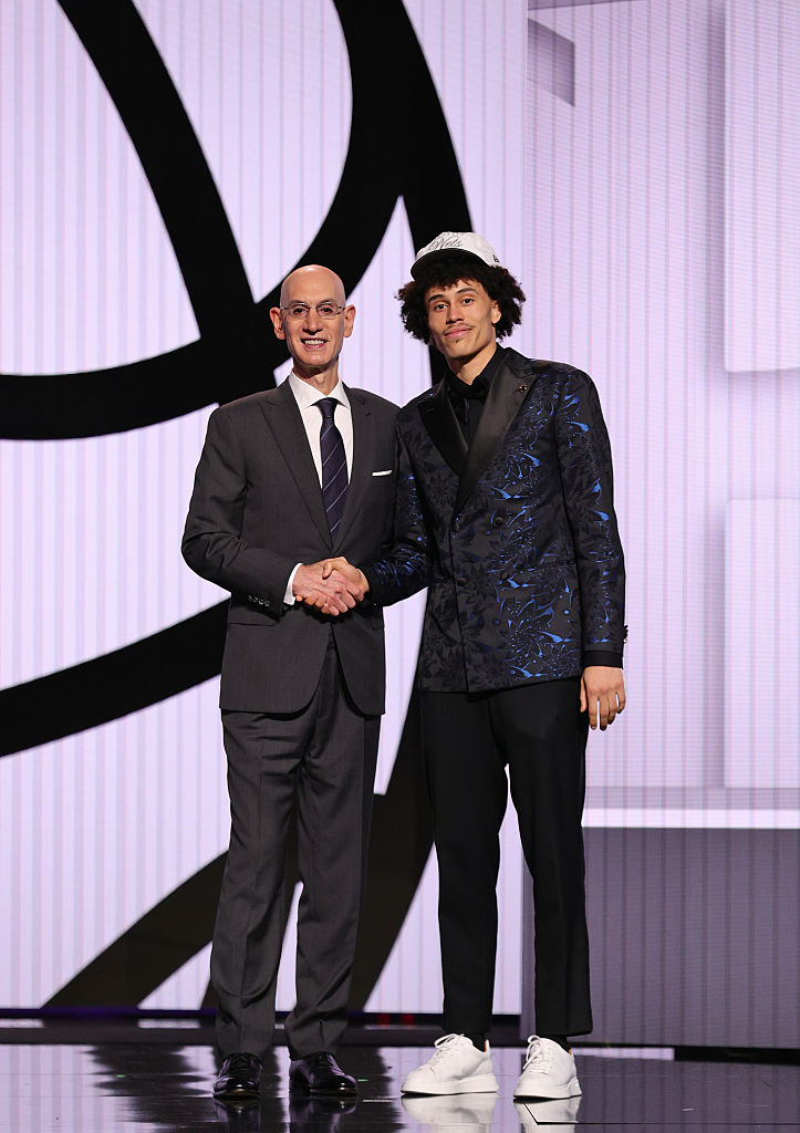 NBAFRANCE's tweet photo. 12 - Noa 🐂
17 - Joan 🐺
19 - Nolan 🌐

🇫🇷🇫🇷🇫🇷
#NBADraft https://t.co/ruLA5rV490