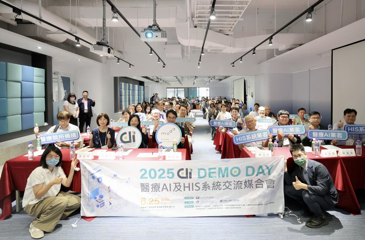 🚀Driving #AI to shape the future of #SmartHealthcare! #Moda is accelerating cross-domain AI matchmaking, connecting industries &amp; aligning needs to implement AI solutions in real-world settings.🔍👨‍⚕️👩‍💻We’re on the move! 🔜💥#DigitalTransformation #Innovation #HealthcareAI #DEMODAY