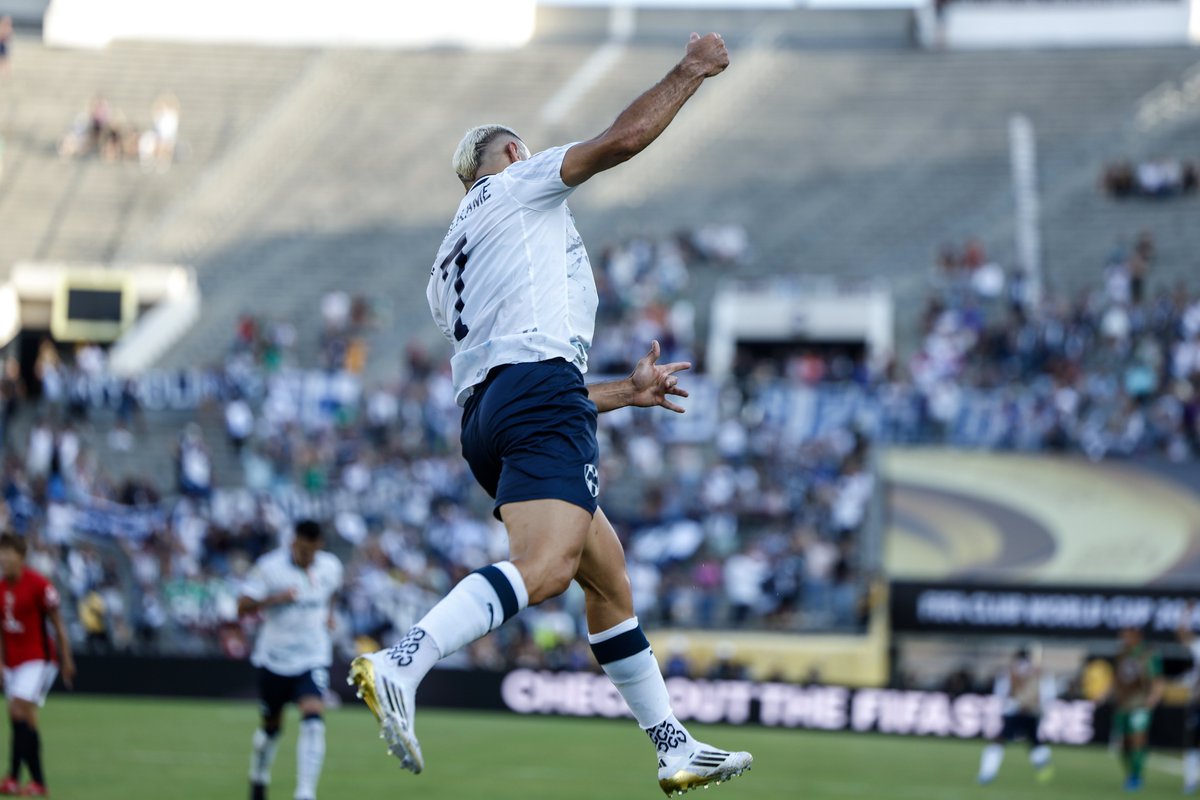 Goleada 4-0 y avanzamos a la siguiente ronda para enfrentar al Borussia Dortmund. ¡Súbele al himno, papá! 🤠🌎🏆⚽

[📷 - EFE]