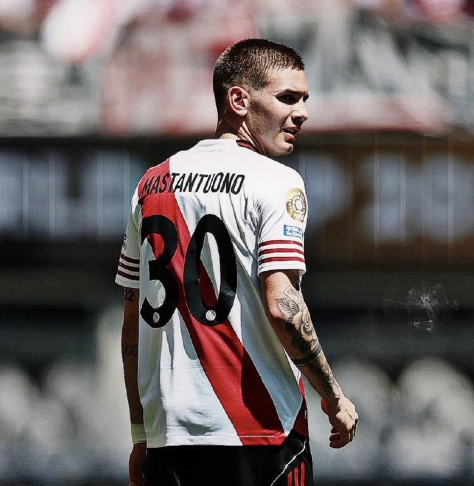 Decepción total.

Vendiste humo, te cagaste en la camiseta de River, levantaste la pata en un torneo que era importantísimo para el club y fuiste a hacerte la paja.

Gracias por nada y adiós.