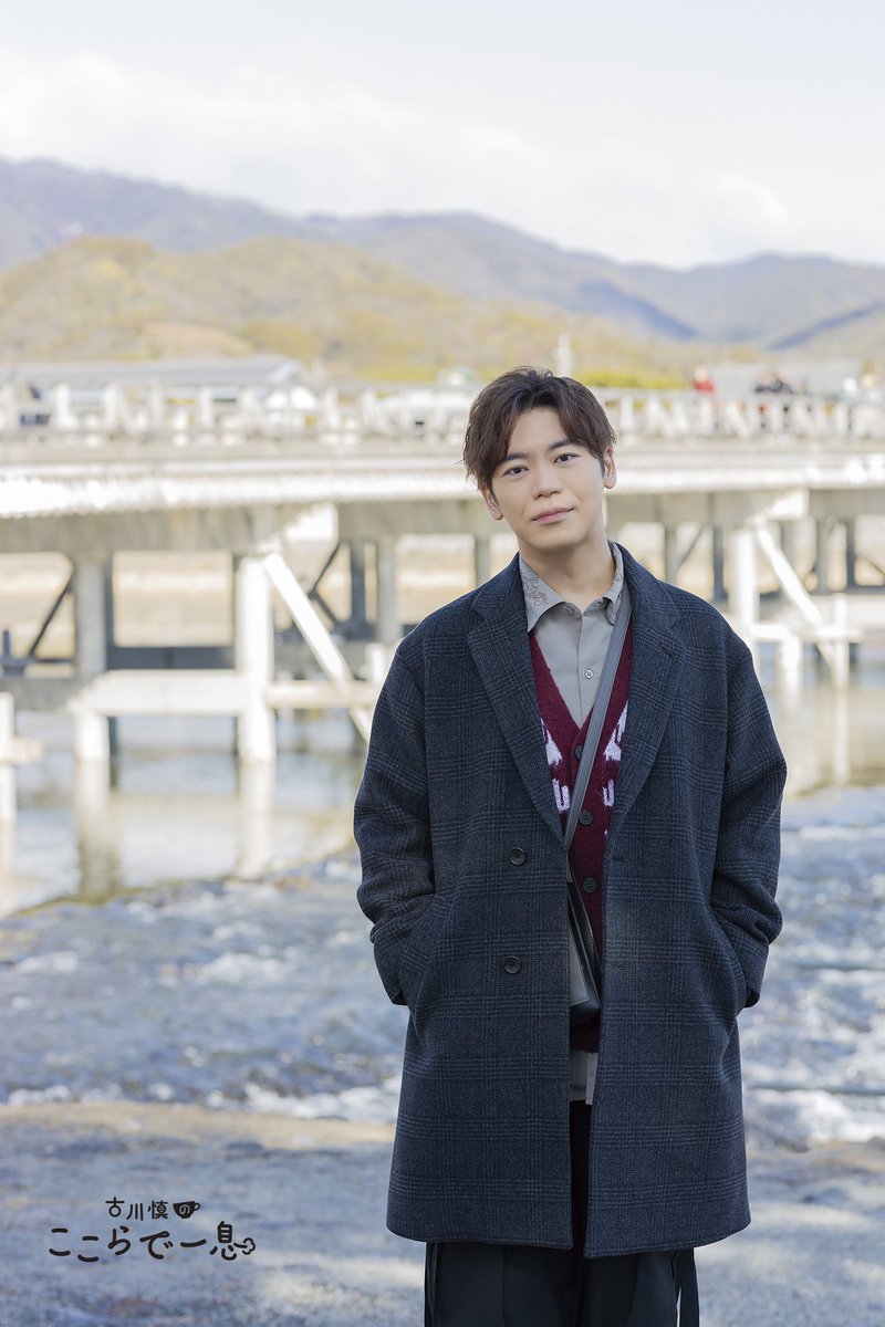 voice_newtype's tweet photo. ・
『　古川慎フォトブック
　　ここらで一息
　　おつかれさん。　』

2025年8月29日（金）発売決定！

古川さんの希望で京都の旅へ。
卒業旅行のような撮り下ろしはもちろん、連載の写真もたっぷり収録します📷ˊ˗

📍https://t.co/epgIVTni3j https://t.co/ytczHsbwmB