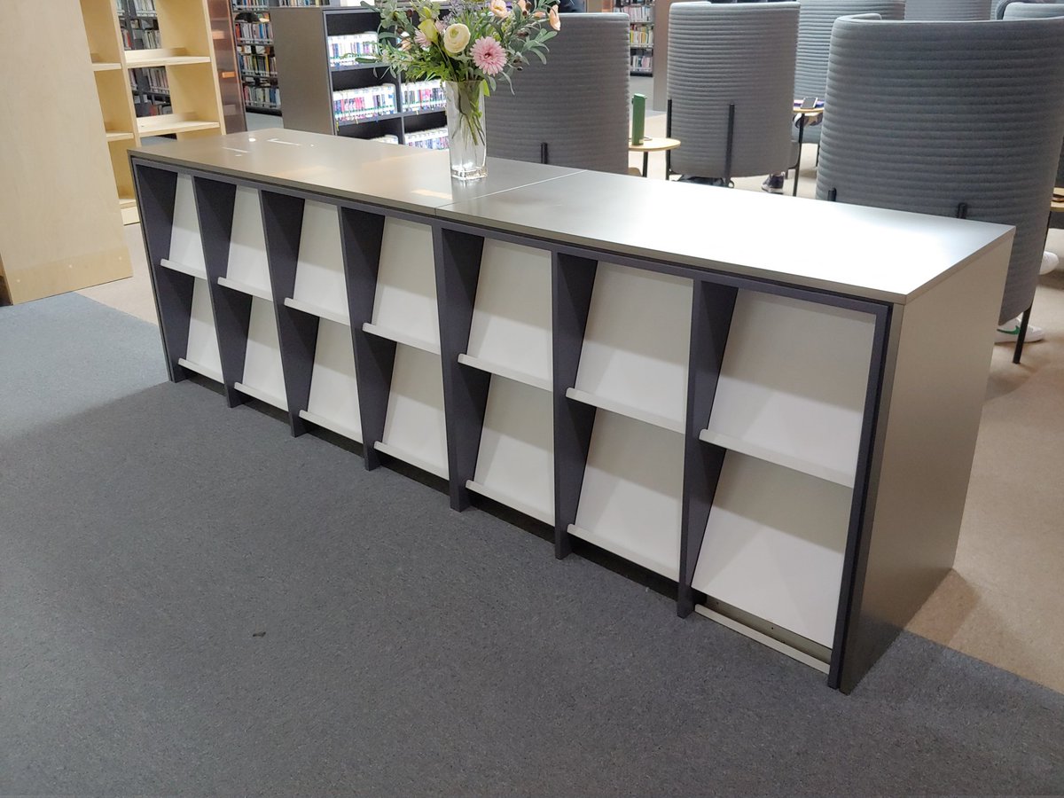 부천시가 예산부족을 이유로 책형태로 잡지 구입을 중단했습니다.
황당하네요.
윤석열이 도서관법 시행령을 잡지기준 날린것이 이렇게 튀어나옵니다.