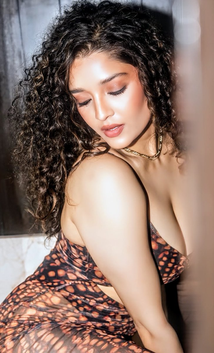hotAuntyActress's tweet photo. #Rithikasingh https://t.co/N5tYZ7aWS8