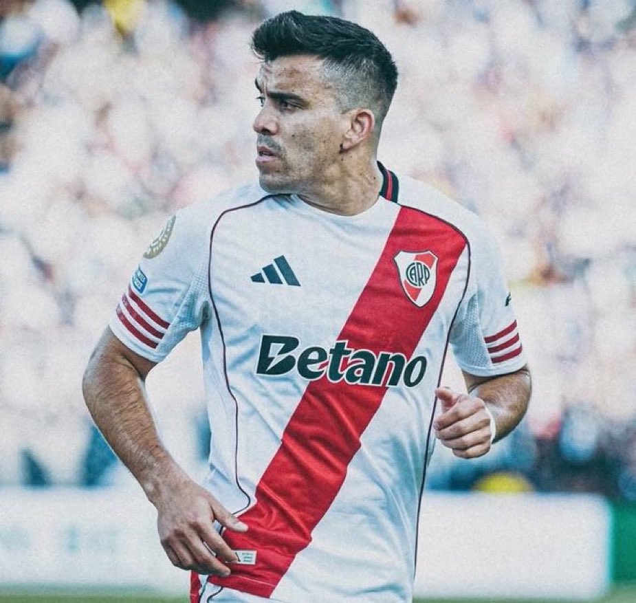 El único jugador a la altura de River Plate. 

Gracias (Huevo) Marcos, Acuña.