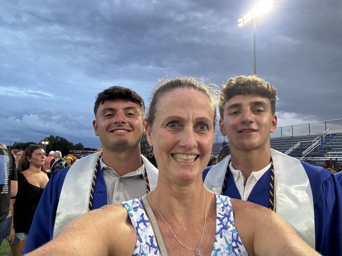 Elizabeth Dore tweet media