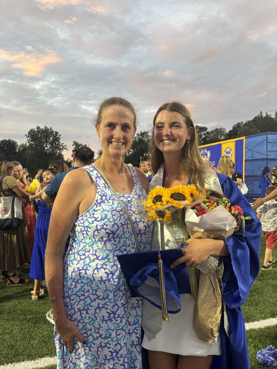 Elizabeth Dore tweet media