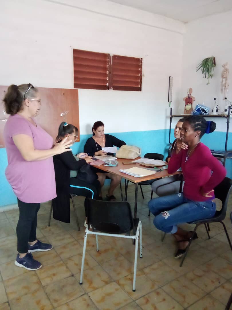 CMayabeque73279's tweet photo. ✍️La reserva de la secretaria del Consejo Electoral Municipal de Jaruco impartió capacitación este miércoles a las autoridades electorales de la circunscripción No. 1 con vistas al proceso para cubrir vacantes de delegados del Poder Popular el próximo 6 de julio👏🇨🇺 #Mayabeque https://t.co/V9vaHw0K6H