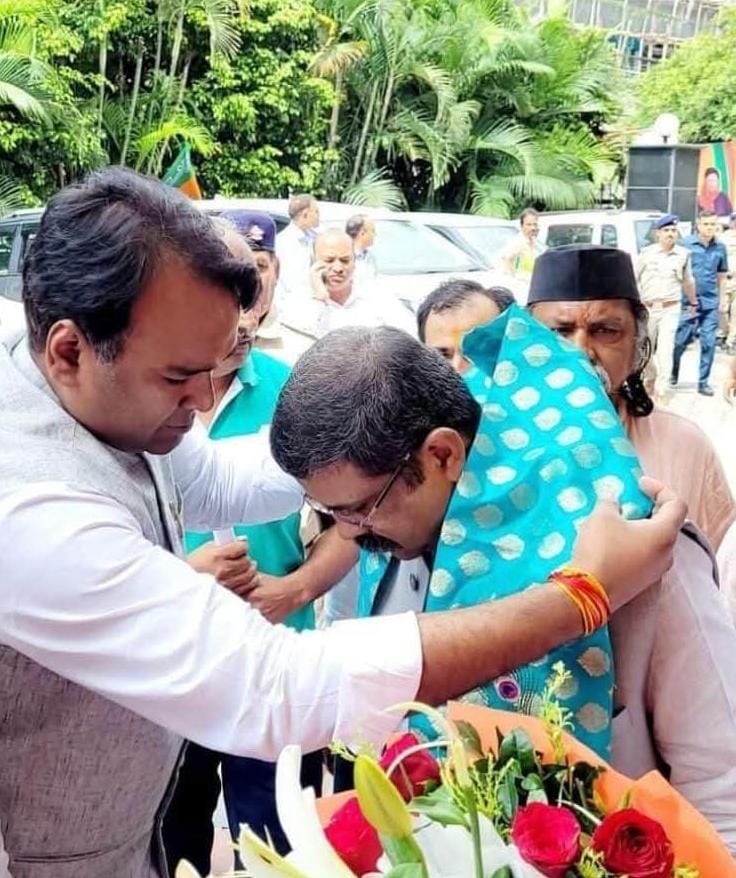Siddhartha Umesh Agarwal (@siddharthaua) on Twitter photo कुशल वक्ता, सरल-सौम्य एवं कर्मठ व्यक्तित्व के धनी केंद्रीय मंत्री, भारत सरकार मा. श्री <a href="/dpradhanbjp/">Dharmendra Pradhan</a> जी, आपको जन्मदिन की अनंत शुभकामनाएं।
प्रभु श्री राम जी से प्रार्थना है कि आप दीर्घायु हों और सदैव स्वस्थ एवं प्रसन्न रहें।
Dharmendra Pradhan
#Happybirthday कुशल वक्ता, सरल-सौम्य एवं कर्मठ व्यक्तित्व के धनी केंद्रीय मंत्री, भारत सरकार मा. श्री <a href="/dpradhanbjp/">Dharmendra Pradhan</a> जी, आपको जन्मदिन की अनंत शुभकामनाएं।
प्रभु श्री राम जी से प्रार्थना है कि आप दीर्घायु हों और सदैव स्वस्थ एवं प्रसन्न रहें।
Dharmendra Pradhan
#Happybirthday