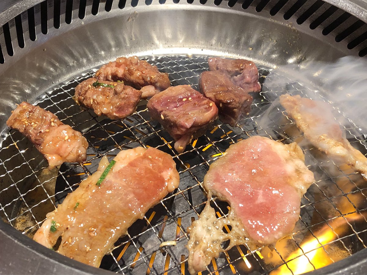 みなさまこんにちは😊
素敵な午後をお過ごしくださいね☆

お昼は焼肉特急🍖
体力回復❤️‍🩹します