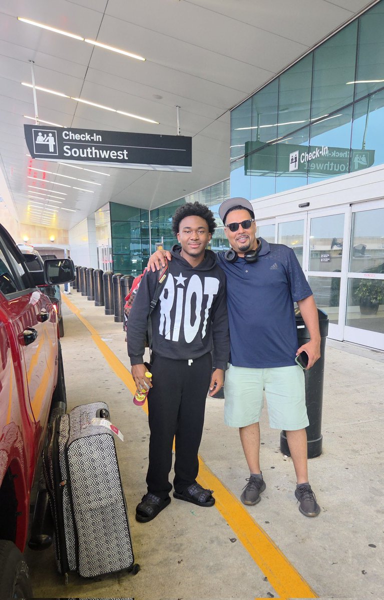 vsspille2's tweet photo. Please say a prayer for this precious cargo. He's headed to Nationals in Orlando, Florida. Praying for a safe trip to and from and a victory in his competition! 🙏
@2solid_patrick
@ATaylorHS
#EdRising2025
#TAFE
#Nationals2025
#LastCompetition https://t.co/PvBUkVel8l