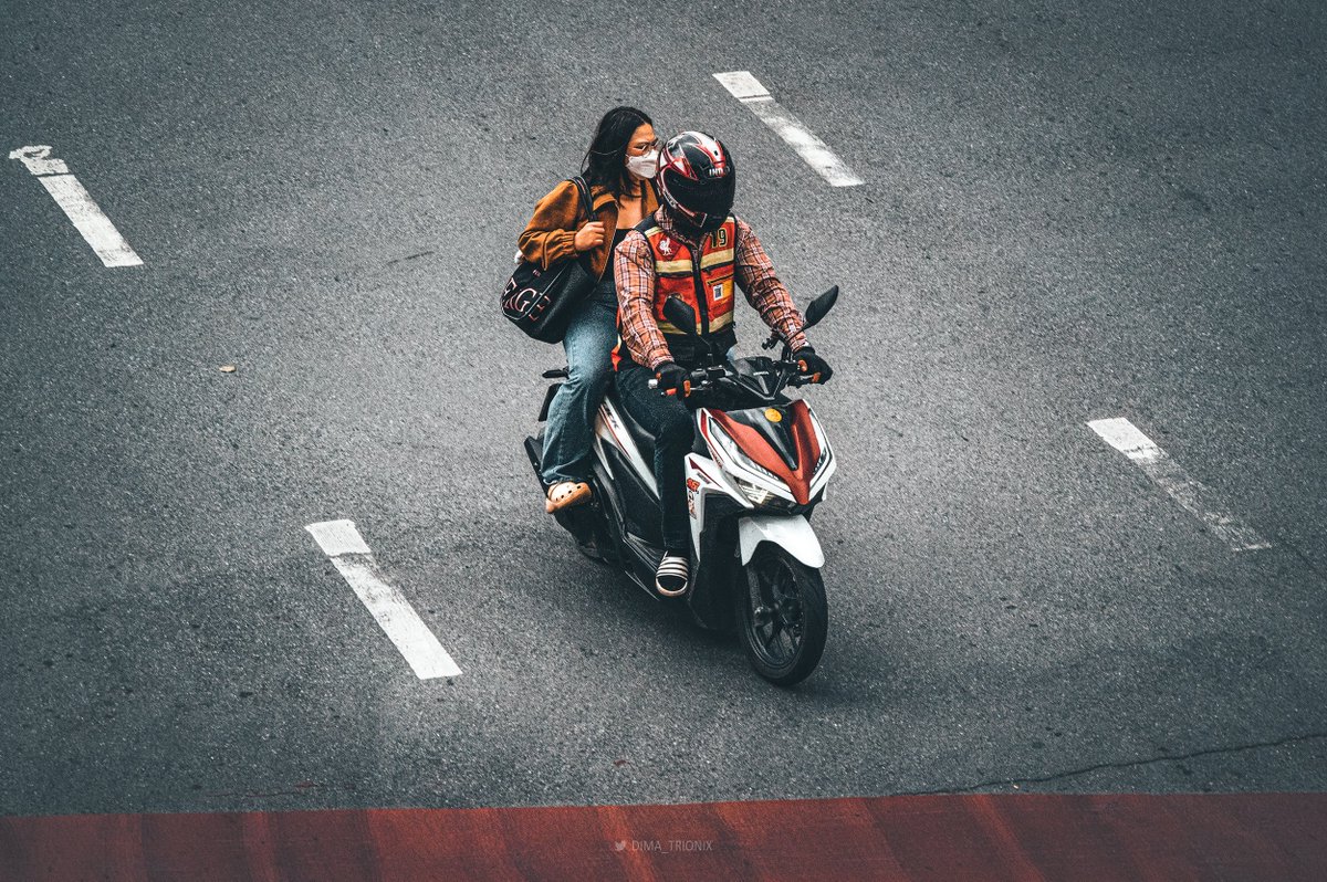 Asok. 

#Bangkok #Thailand #streetphotography