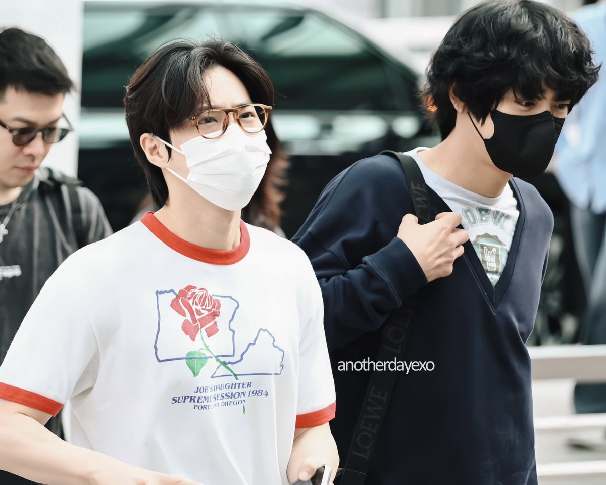 anotherdayexo's tweet photo. Flight to London💙

250626 ICN

#엑소 #찬열 #CHANYEOL
#SUHO #준면 https://t.co/LrmWUVKYAz