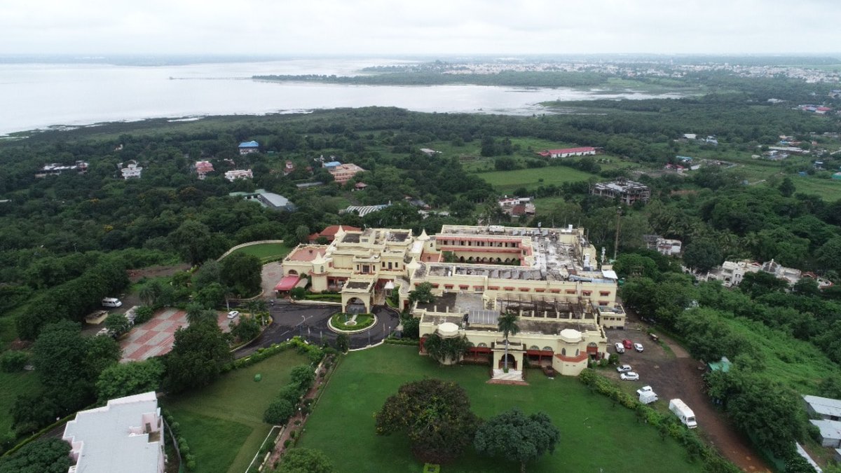 BhopalIndex's tweet image. Hyatt’s prestigious Unbound Collection will make its India debut with Bhopal’s legendary Noor-Us-Sabah Palace — set to open by the end of 2025 as a 60-room ultra-luxury heritage hotel. 🏰

🌍 Once it opens, Noor-Us-Sabah Palace will join an exclusive club of just 30 iconic…