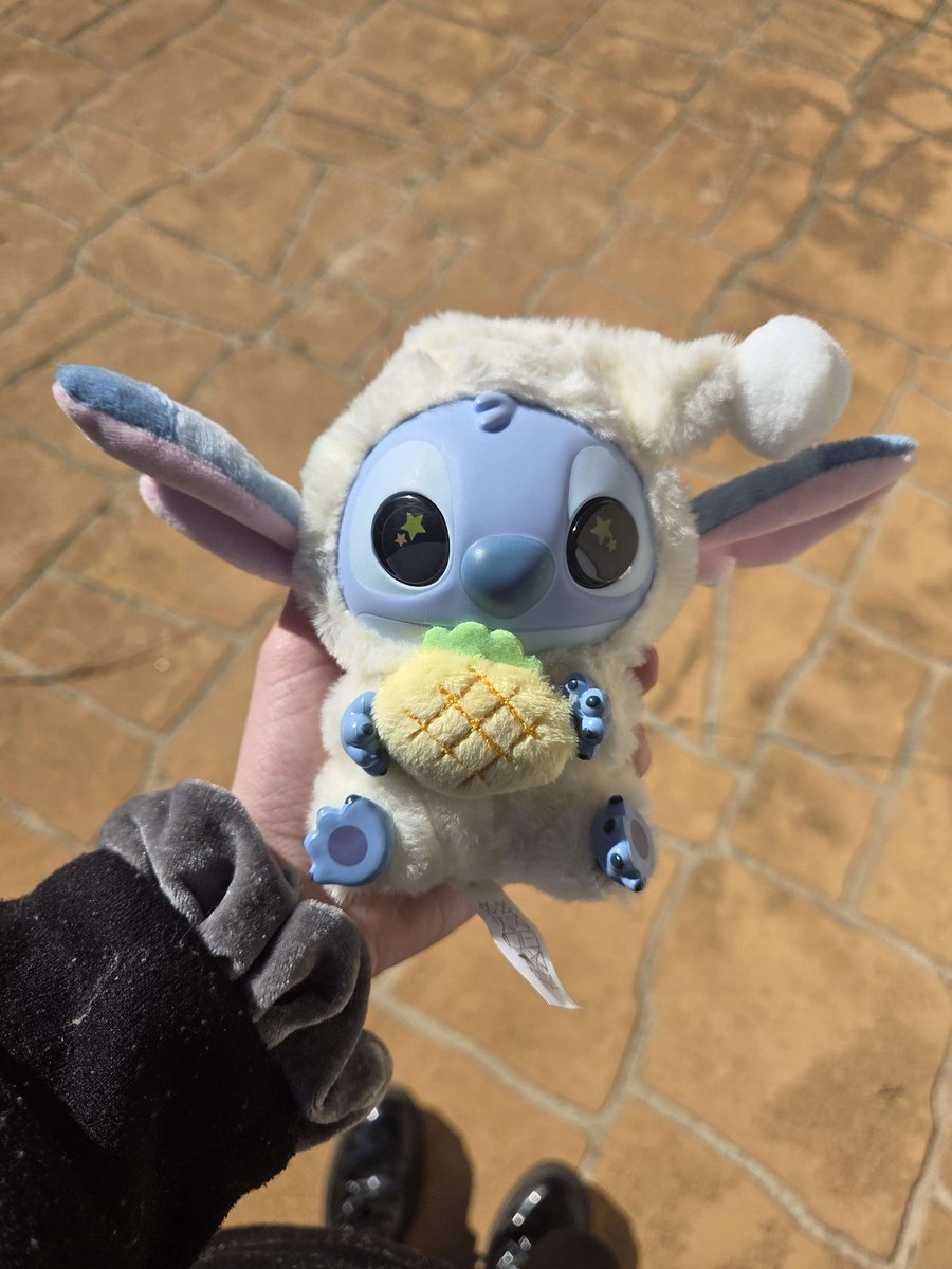 Thank you so much <a href="/Avavrs/">Avavrs 🦙Vtuber</a> for the Gifted time to get you a gift now lmao