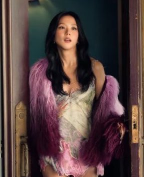 Black.                                            Pink.