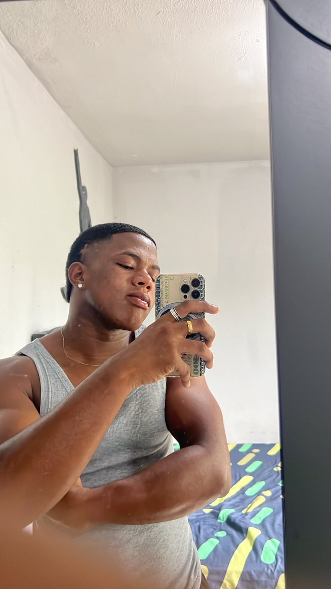 Brandonstevv19's tweet photo. 🤙🏾 https://t.co/SdNphuh2Ox