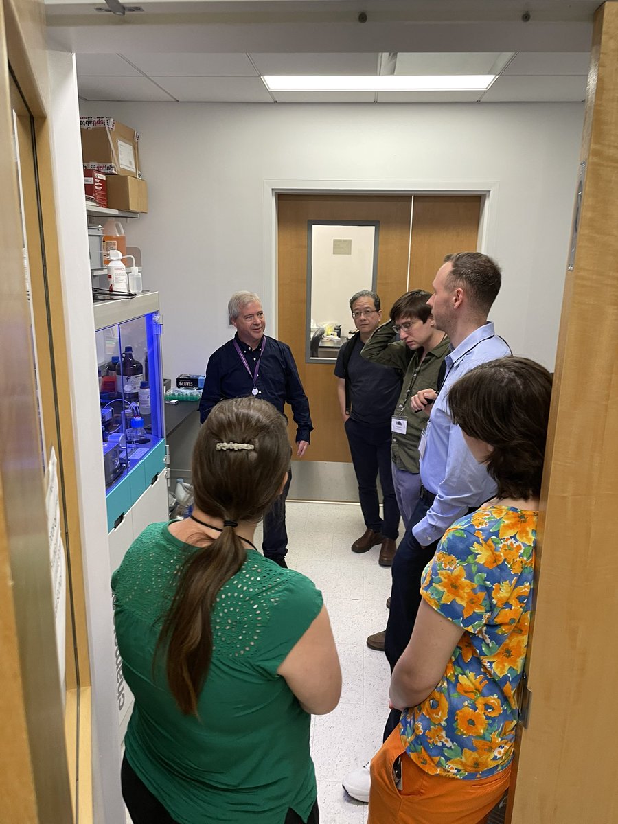 edward_eng's tweet image. Was great seeing both coasts of Manhattan show up today for the 5th NY Area Cryo-EM Meeting hosted by @Frances84469032 & @wjrice_05
med.nyu.edu/research/scien…