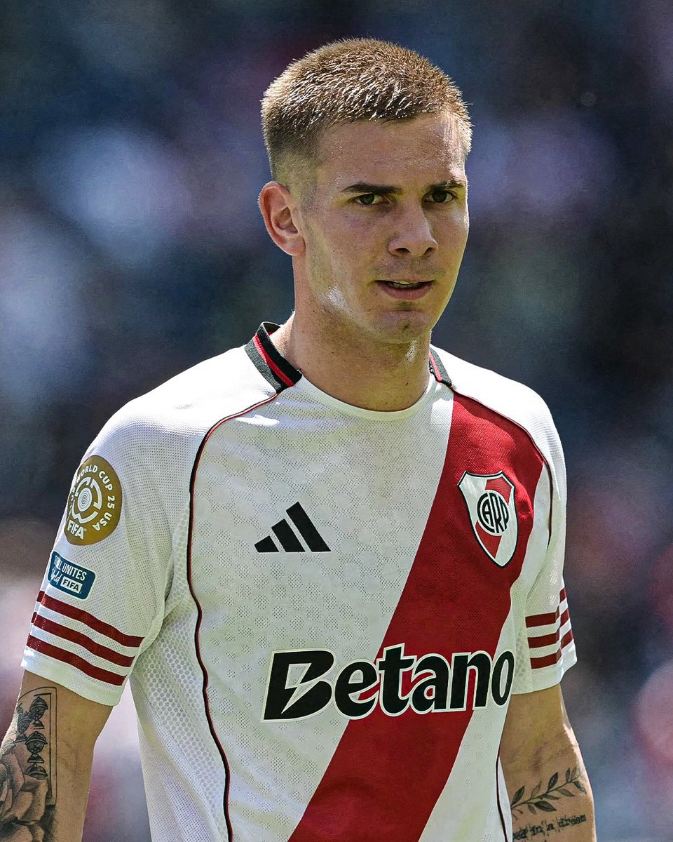 Quien iba a decir que el mejor juvenil surgido en River en los últimos años, autor de los mejores goles de la historia de los Superclasicos se iba a ir por la puerta de atrás y mirado de reojo por el hincha. 

La reflexión es que no hay que enamorarse de ningún jugador. Hay que