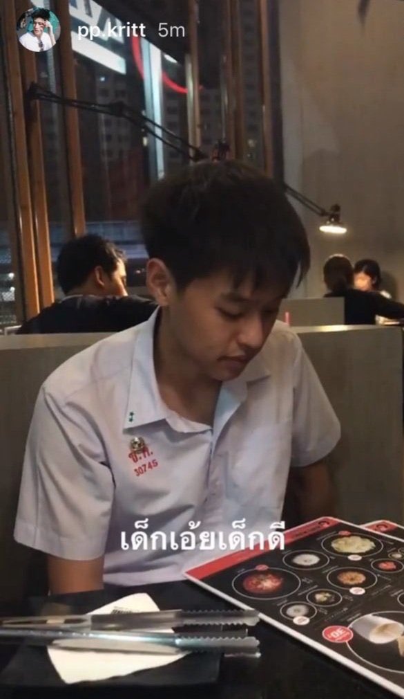 pizzaseon_'s tweet photo. พีพี : รู้สึกเหมือนกลับไปเป็นเด็กมัธยมอีกครั้ง ยังจำได้ดีค่ะ https://t.co/OEp5svTYD3