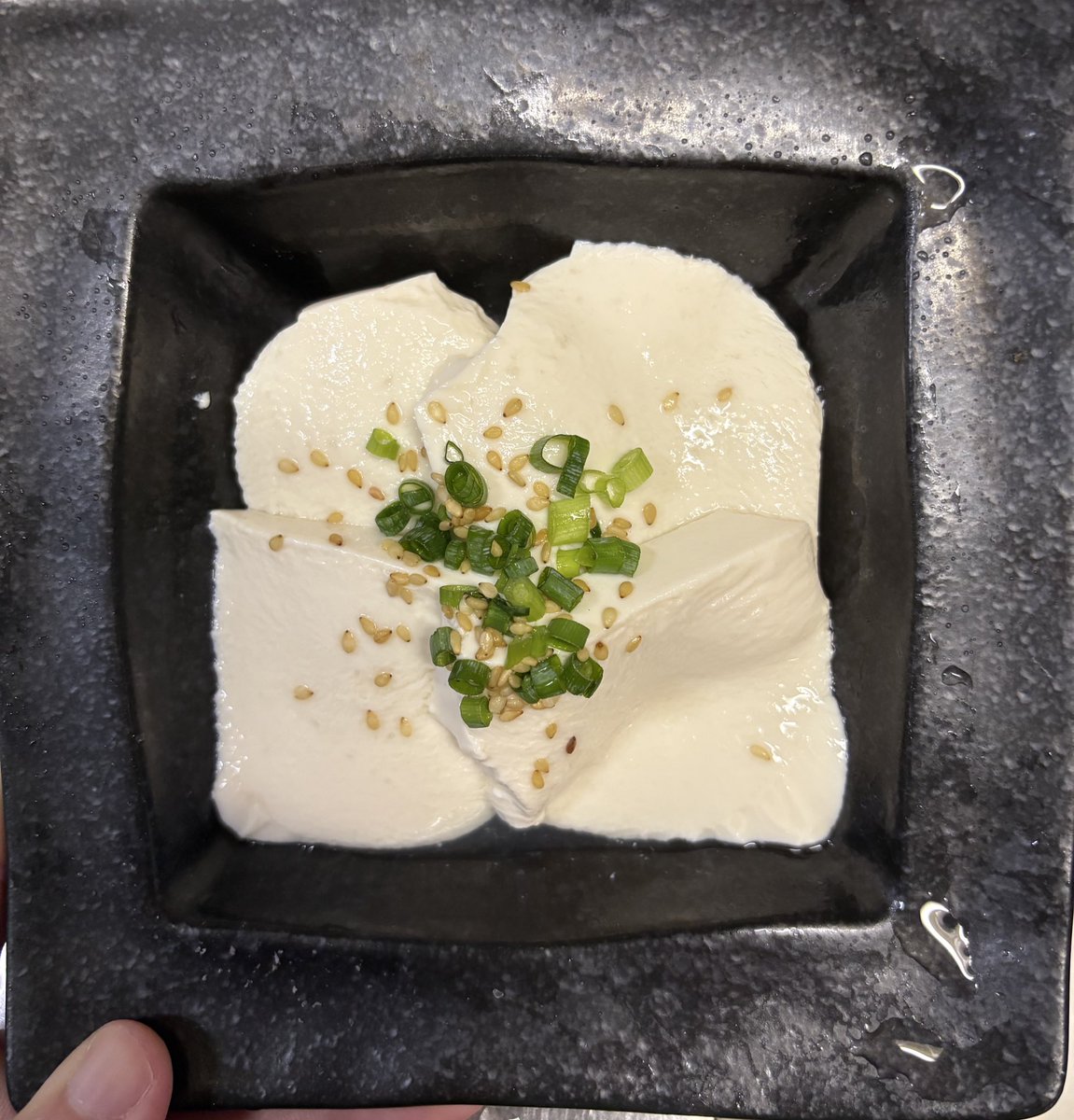 hinasuta10's tweet photo. もうすっかり夏ですね！
最近人気な商品がこちら！自家製の手作り豆腐です🎵
涼しい季節にぴったりなあっさりスピード料理です！

#ヒナイスタンド 
#亀戸
#居酒屋
#焼鳥
#比内地鶏 https://t.co/JzdaClsNta