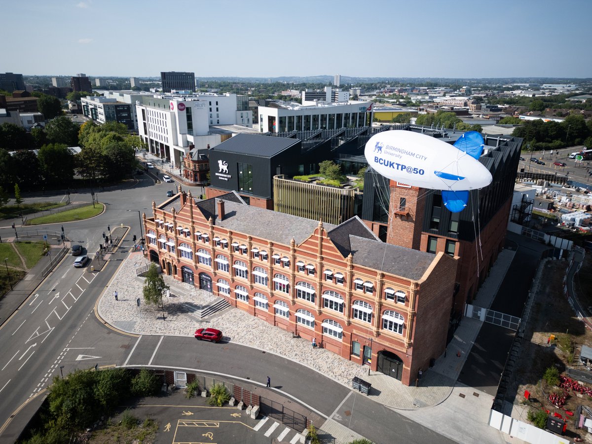 METCLOUD_com's tweet image. 📸 The official photos are in — METCLOUD won the 2025 BCU Innovate UK KTP Poster Comp!
#KTP #Innovation