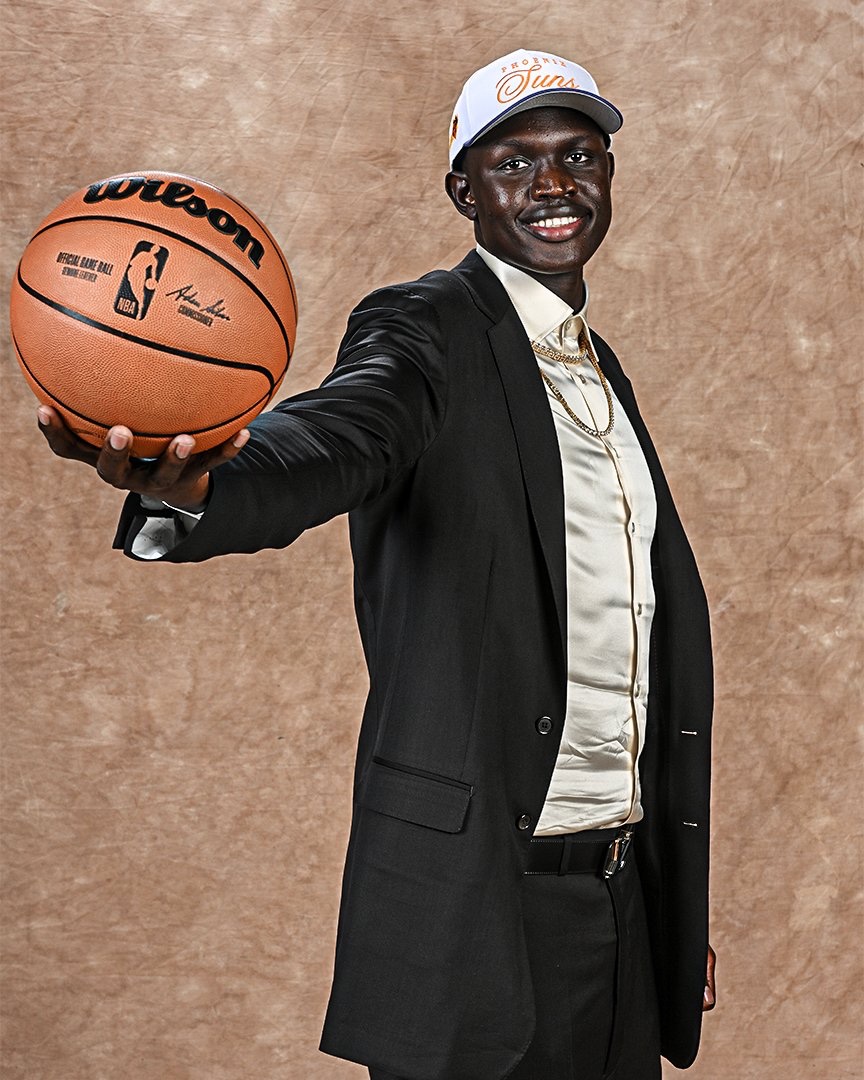 Khaman Maluach, born in South Sudan and raised as a refugee in Uganda.

A motorcyclist noticed his height and encouraged him to try basketball, leading him to join Luol Deng's camp and then NBA Academy Africa.

The 7'2" center is now headed to the Phoenix Suns 😮👏
#AfroBallers