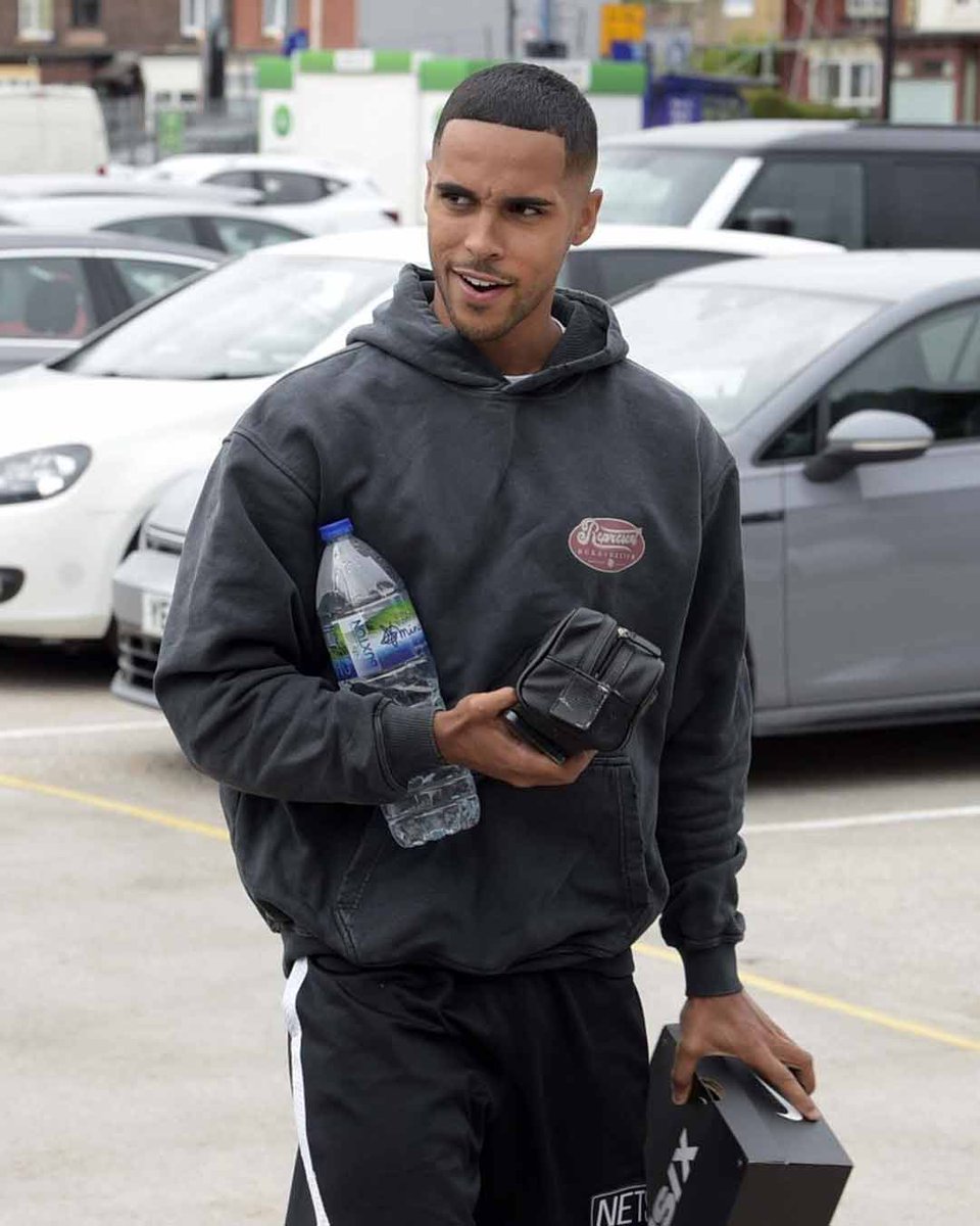 swfc's tweet image. Reporting back for day one of pre-season 👋🦉

#swfc