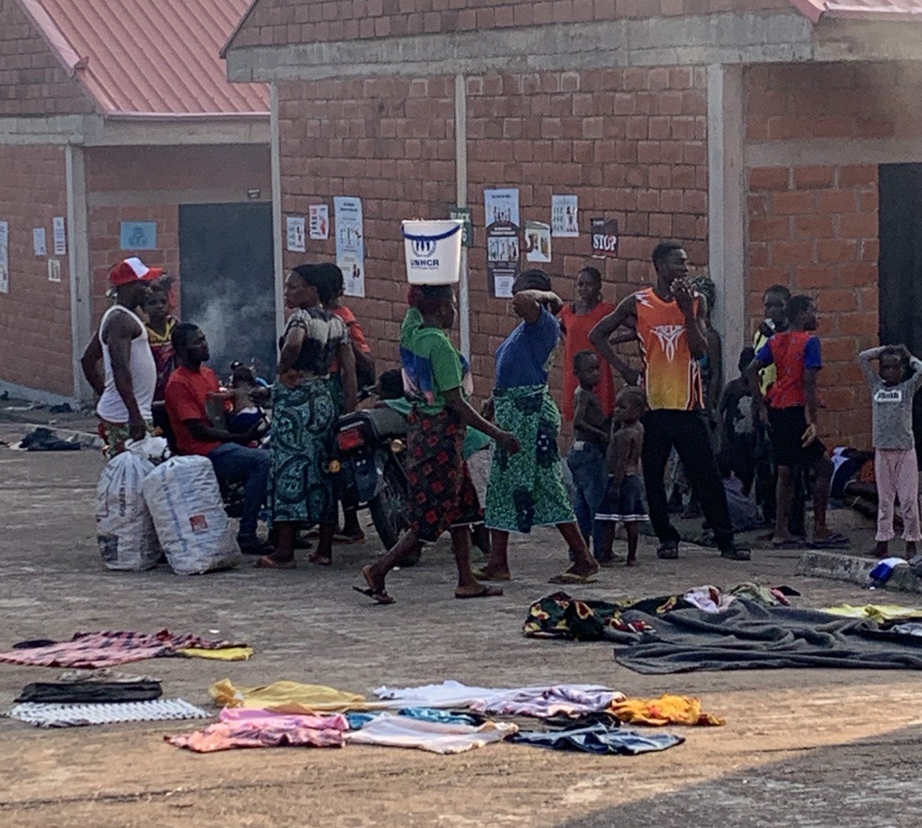 UNHCR Nigeria (@unhcrnigeria) on Twitter photo Daily chores continue at the international market, Markudi for over 1,000 people displaced by the recent herder/farmer conflict. @UnhcrNigeria Representative <a href="/arjun_unhcr/">๐๐๐๐๐</a> visited communities & talked with partner organisations about possible peaceful solutions. Daily chores continue at the international market, Markudi for over 1,000 people displaced by the recent herder/farmer conflict. @UnhcrNigeria Representative <a href="/arjun_unhcr/">๐๐๐๐๐</a> visited communities & talked with partner organisations about possible peaceful solutions.