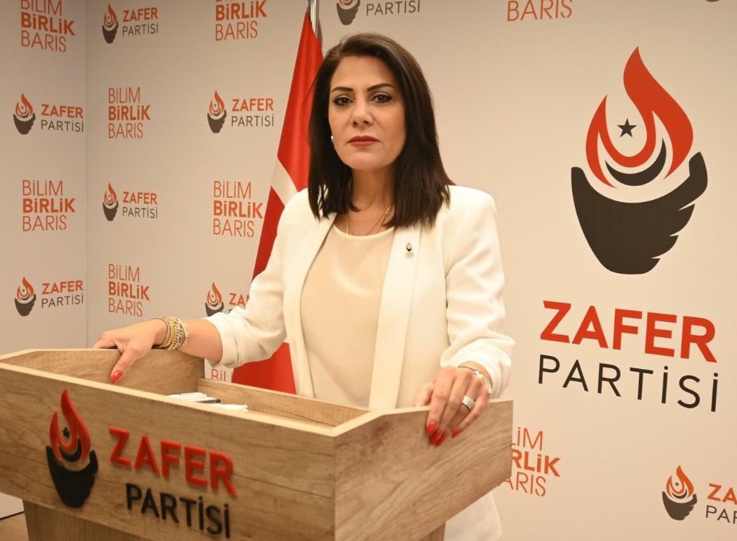 Zafer Partisi Genel Başkan Yardımcısı Esmaül Hüsna Aslan:

🎙️ Zeytinliklerin madene feda edilmesine göz yumanlar, Türk'ün kendi öz yurdundaki toprağının gasp edilmesine göz yumanlardır! 

Biz bu vatanın her karış toprağını namusumuz bilir, zeytin ağacının köklerinde yatan