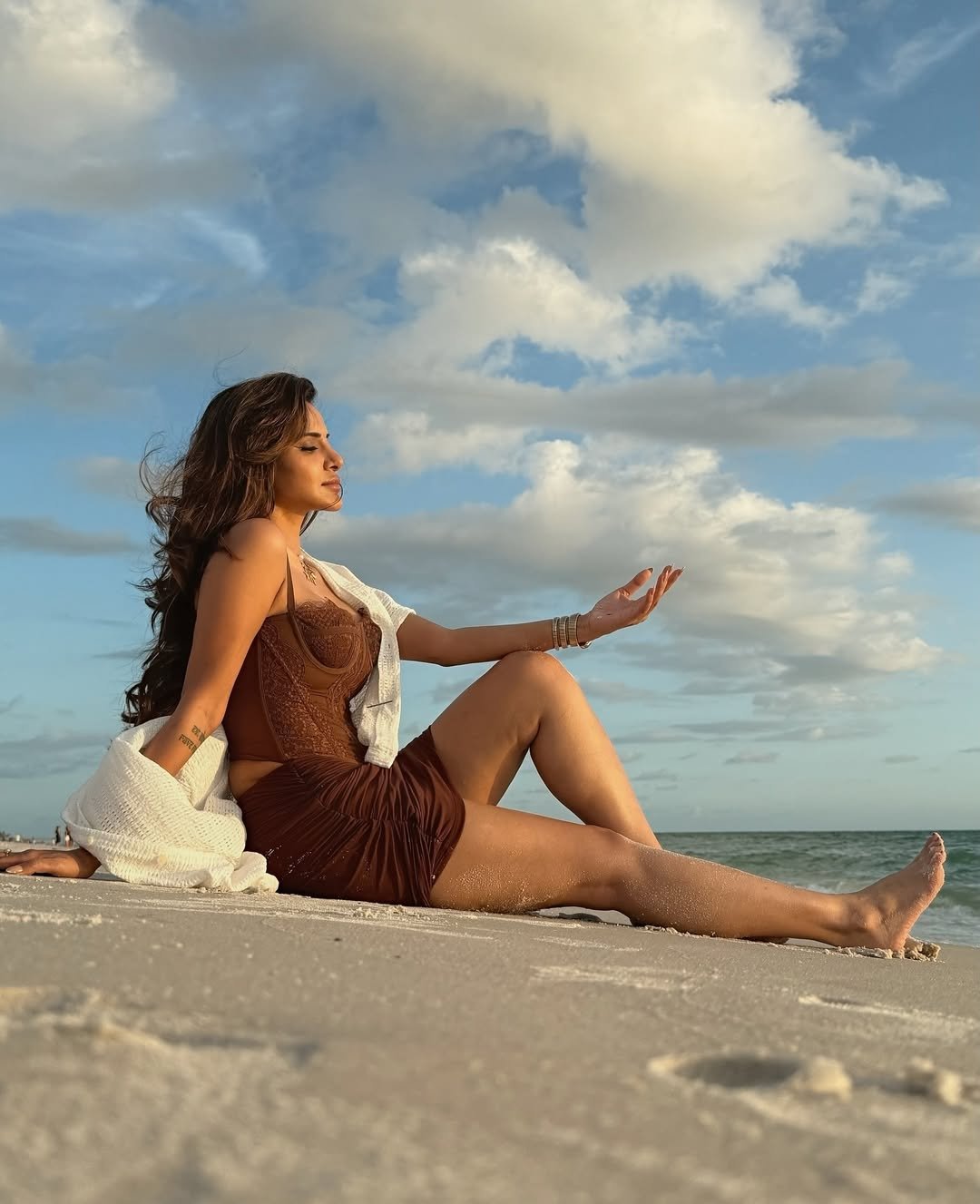 GuW1r7RbEAEVfB1?format=jpg&name=large