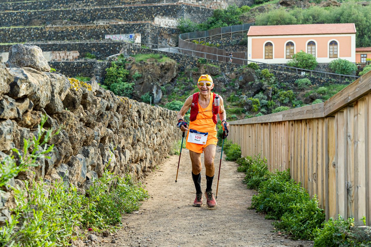 Tenerife Bluetrail by UTMB® (@tenerifebluetra) on Twitter photo ⏳ No hay edad para los retos.
Solo ganas, corazón y esa mirada que dice: “yo también puedo”.
💙 En la Tenerife Bluetrail by UTMB®, los límites no los marca la edad… los marcas tú.
<a href="/DXTenerife/">Deportes Tenerife</a> <a href="/CabildoTenerife/">Cabildo de Tenerife</a> ⏳ No hay edad para los retos.
Solo ganas, corazón y esa mirada que dice: “yo también puedo”.
💙 En la Tenerife Bluetrail by UTMB®, los límites no los marca la edad… los marcas tú.
<a href="/DXTenerife/">Deportes Tenerife</a> <a href="/CabildoTenerife/">Cabildo de Tenerife</a>