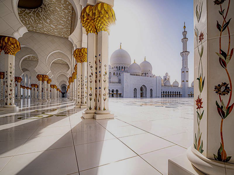 أطيب التهاني وأصدق التبريكات بمناسبة العام الهجري الجديد ، أعاده الله علينا وعليكم باليُمن والبركات، ونسأل الله أن يجعله عامًا ملؤه الخير والسلام والرحمة على الجميع.

Mis más cordiales saludos y sinceras felicitaciones con motivo del Año Nuevo Hégira. Que Dios nos lo conceda