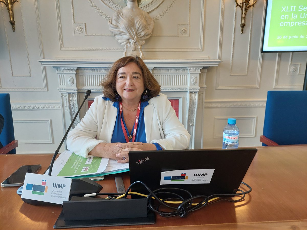 Continuamos en el #CURSOAPIEBBVA, ahora entramos en el campo energético con Marina Serrano, presidenta de la Asociación Española de Energía Eléctrica <a href="/aelec_es/">aelēc</a> <a href="/UIMP/">UIMP</a> <a href="/CursosUIMP/">Cursos de Verano</a>