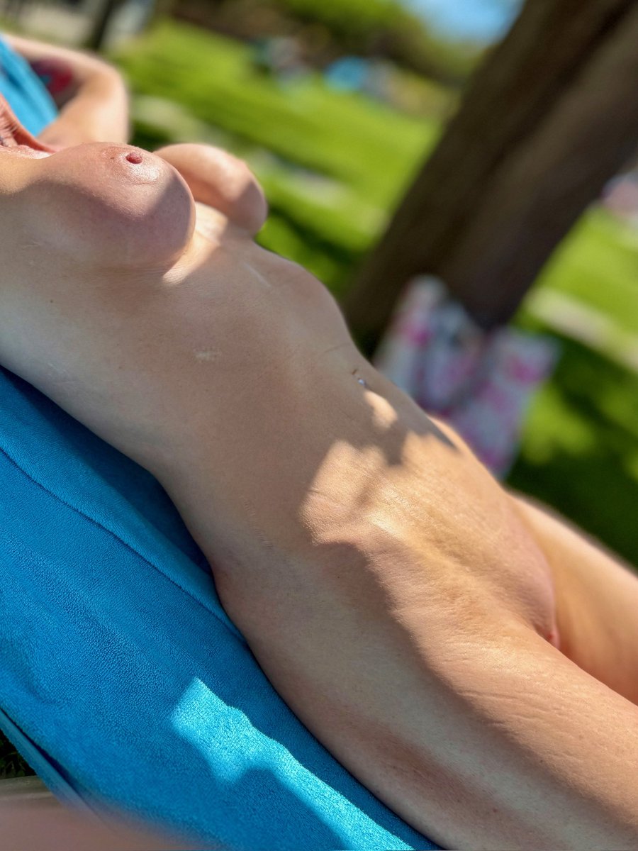 Can you help a 55yo mom with some suncream? ☀️ 
25% off - onlyfans.com/yoga_mom