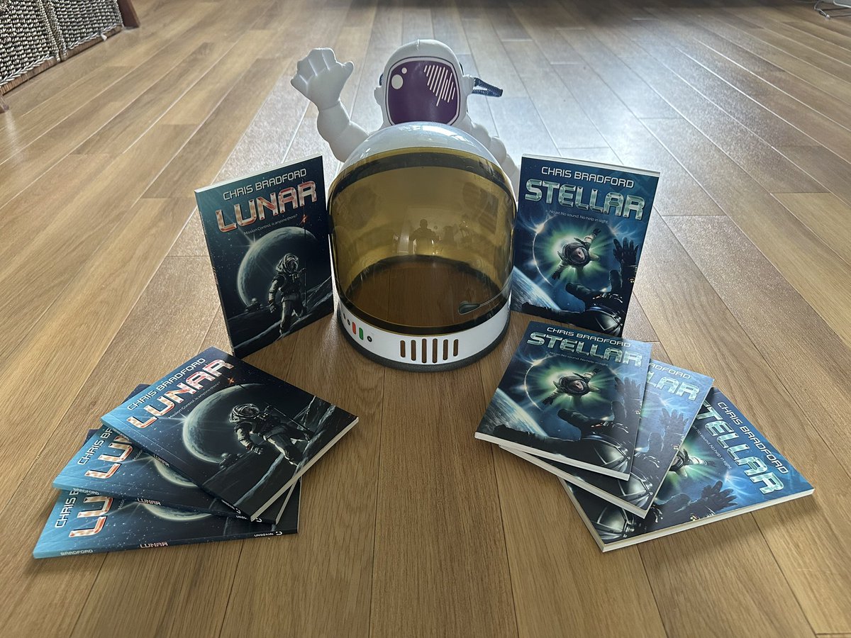 YoungSamurai's tweet image. I'm thrilled to share the out-of-this-world epic & cinematic covers for the US editions of LUNAR and STELLAR by @UnionSqandCo ! Seriously, these covers are pure sci-fi magic and perfectly capture the thrilling journeys within.
Which cover do you like best? 👇 @BarringtonStoke